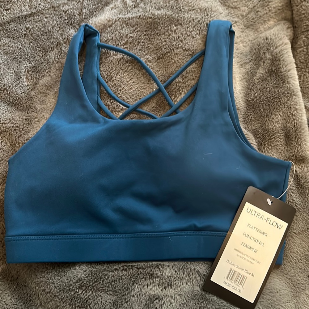 NWT Vie Active Sports Bra